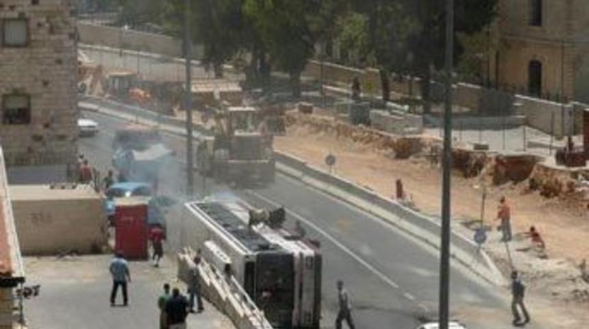 Kud&uuml;s'te bulldozer dehşeti