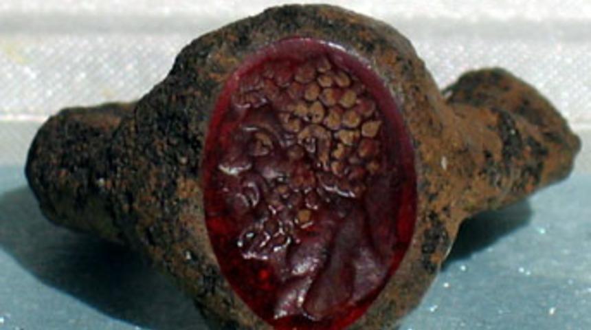 2000 yıllık y&uuml;z&uuml;k iade edildi