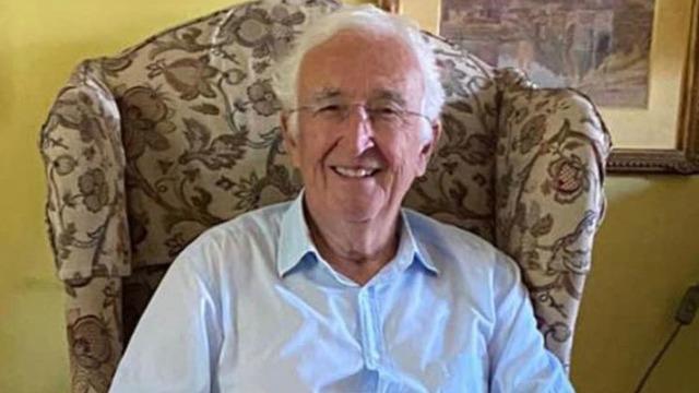 Köpeğini gezintiye çıkarmıştı, sırra kadem bastı... 2 aydır aranıyor: Eşinden Korhan Berzeg'i bulana dev ödül! 