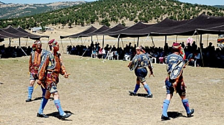 Kaşgarlı Mahmud'un doğumunun 1000. yılı t&ouml;renlerle kutlandı