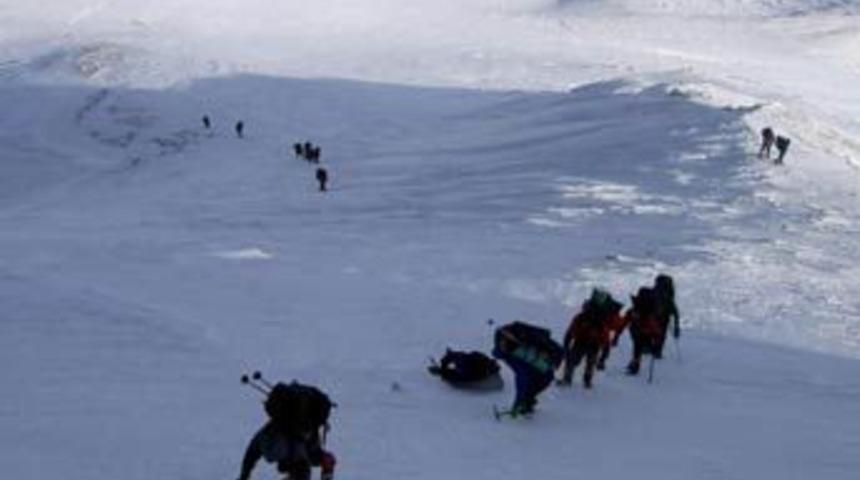 K-2'de 7 dağcı &ouml;ld&uuml;.