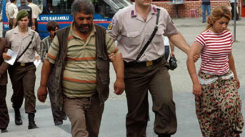 2 &ccedil;ocuk annesi, kaza kurşunuyla &ouml;ld&uuml;