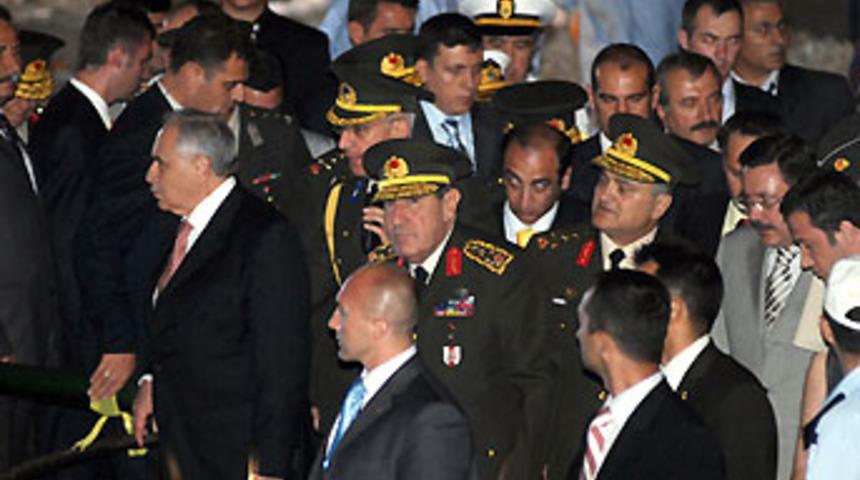 B&uuml;y&uuml;kanıt: "Organize bir eylem"