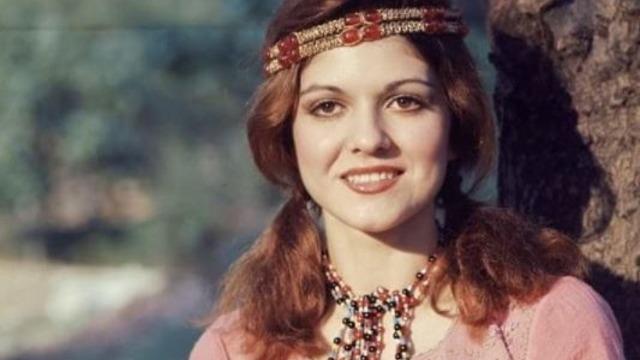 Bir döneme damga vuran Gülden Karaböcek son haliyle gündemde! Çorbacıda sahne aldı