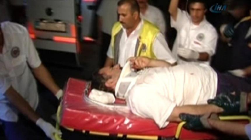 Ehliyetsiz s&uuml;r&uuml;c&uuml; dehşet sa&ccedil;tı: 2 &ouml;l&uuml;, 11 yaralı