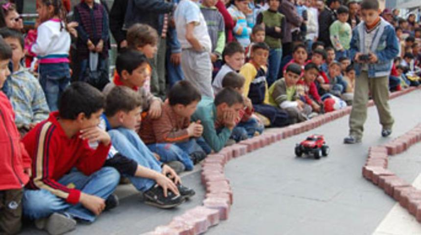 Oyuncaklar ger&ccedil;eğini aratmıyor