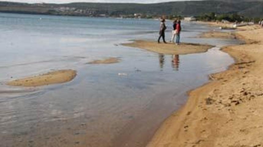 Erdek'te korkutan deniz &ccedil;ekilmesi