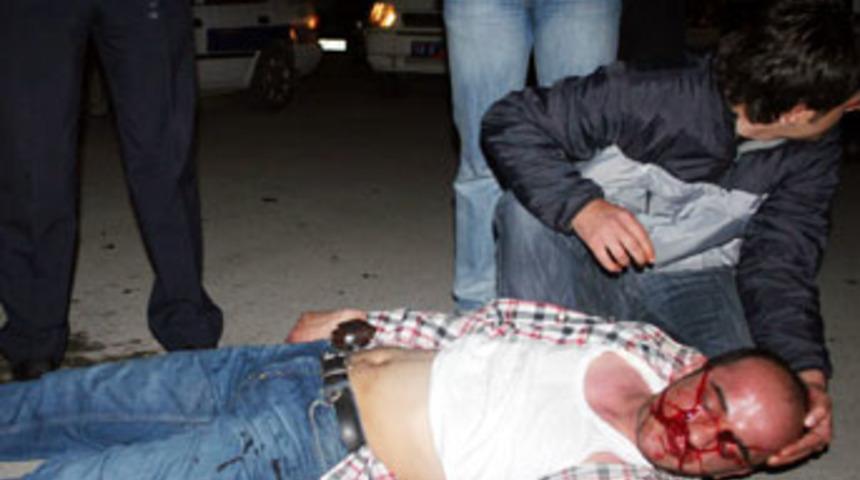 Sokak ortasında &ouml;ld&uuml;resiye dayak