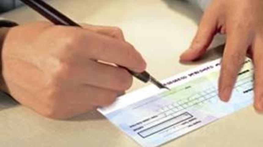 Senet protestoları &ccedil;ığ gibi b&uuml;y&uuml;d&uuml;