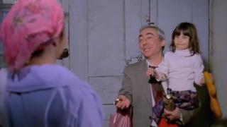 Şener Şen'in Çıplak Vatandaş filmindeki minik kız bakın kimmiş! Duyunca çok şaşıracaksınız 