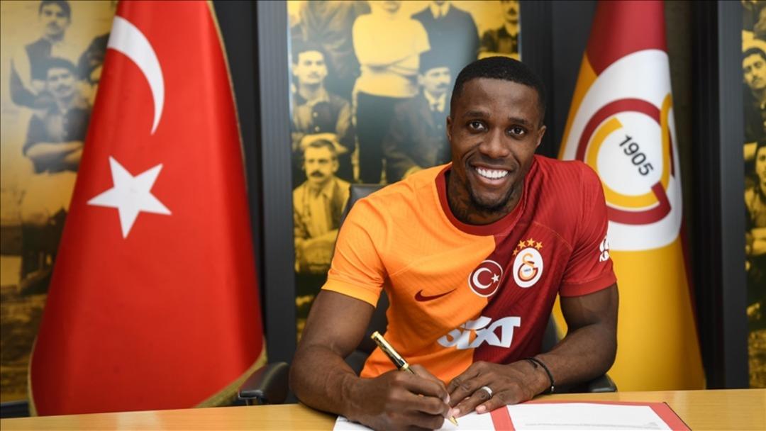 Galatasaray ın eski yıldızı Zaha tepkilere dayanamadı! "Galatasaray hakkında konuşacağım..." 2