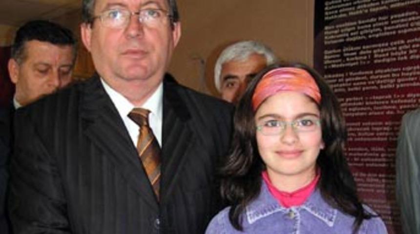 3 ayda 130 kitap okudu