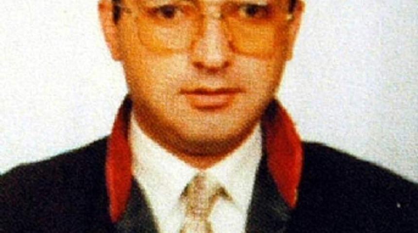 Avukat b&uuml;rosunda bı&ccedil;aklandı