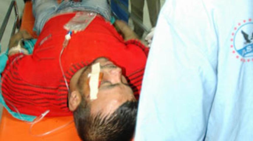 Hırsızlık zanlısı, d&ouml;v&uuml;lerek polise teslim edildi