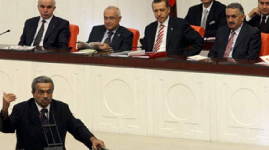 Meclis'te "&Uuml;zmez" gerginliği