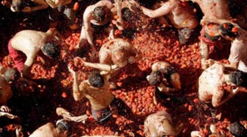 Bu festivalden sonra domates yenmez! <font color="red">Galeri</font>