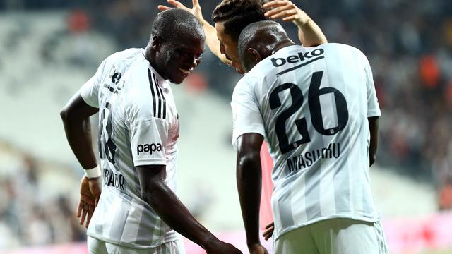 Kartal geriden gelip kazandı! Beşiktaş 1-0 geriye düştüğü maçtan 2-1 galibiyetle ayrıldı ve UEFA Konferans Ligi'nde adını play-off turuna yazdırdı 
