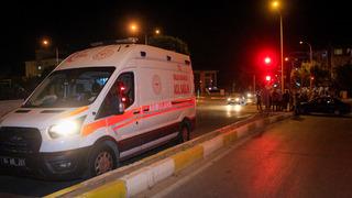 Uşak'ta hafif ticari araçla otomobilin çarpıştığı kazada 4 kişi yaralandı