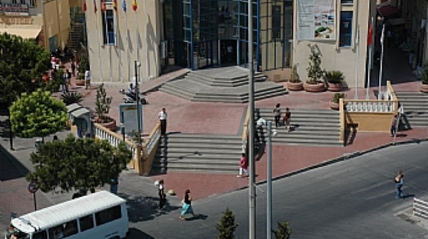 Kuşadası K&ouml;rfezi beşik gibi sallanıyor