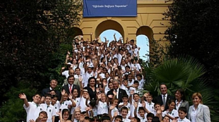 İş Bankası'ndan eğitime 100 milyon dolarlık destek