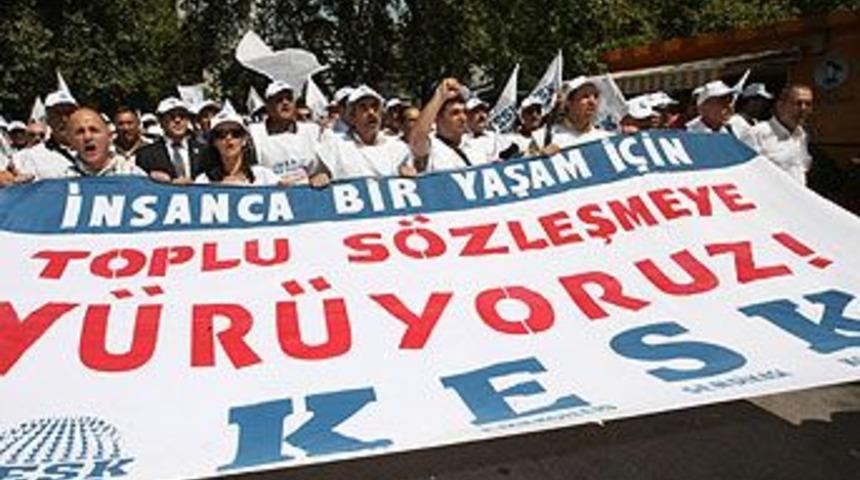 KESK &uuml;yelerinin oturma eylemi başladı