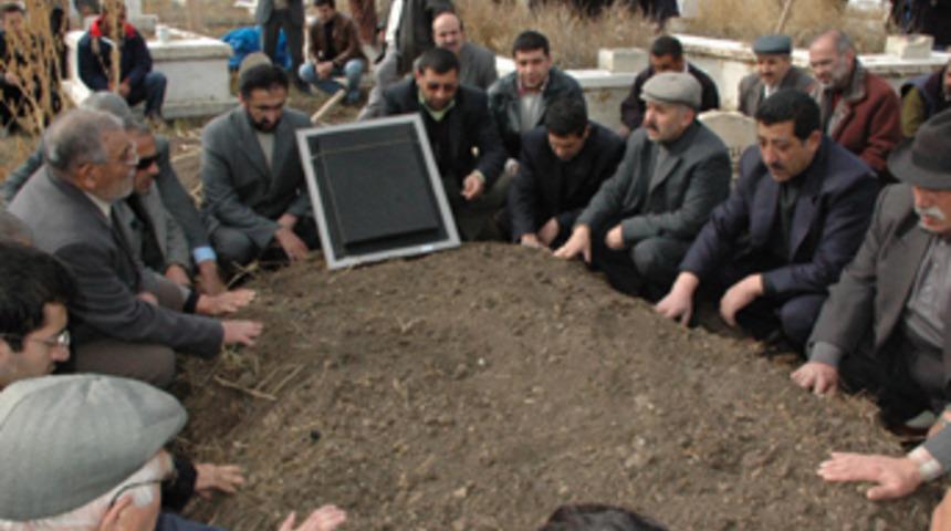 &Ccedil;ocuğu &ouml;z&uuml;rl&uuml; doğan anne bunalıma girip intihar etti