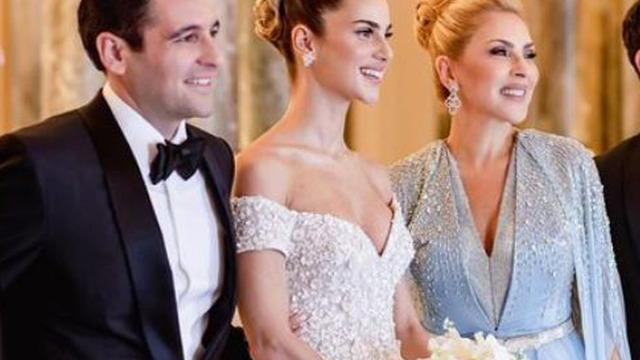 Nazlı-Hacı Sabancı çifti bebeklerini kucaklarına aldı! Arzu Sabancı'ya torunun adı sürpriz oldu