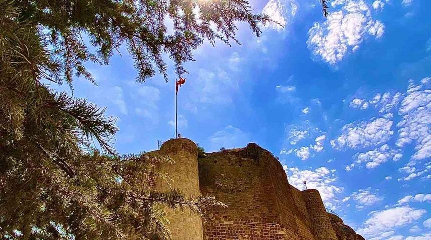 5 bin yıllık Harput Kalesi&rsquo;nden g&ouml;rsel ş&ouml;len