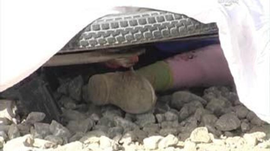 16 yaşındaki &ccedil;ocuk otomobille yayaları ezdi