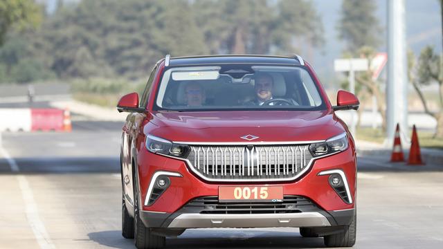 Bakan Şimşek ve Bakan Kacır'dan Togg'a ziyaret! 'Önümüzdeki yıl 2,5 katına çıkacak'