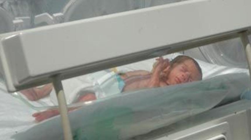 Parmak bebeğin yaşam savaşı