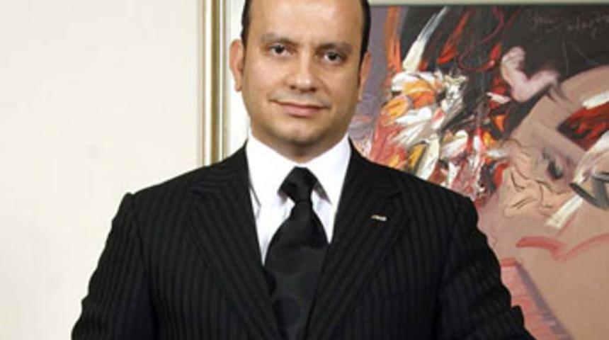 Akgerman: "Kriz, T&uuml;rkiye'yi 12'den vurdu"