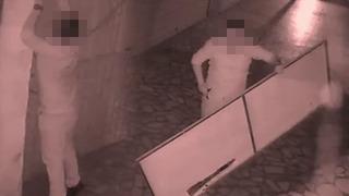 HDP İl Başkanlığı'nın tabelasını söküp, çöp konteynerine attı...  O anlar güvenlik kamerasına yansıdı