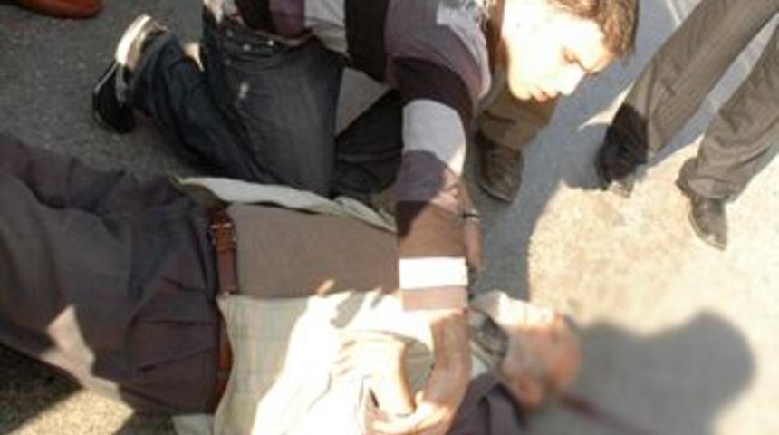 Otomobilin vurdu, dakikalarca ambulans bekledi