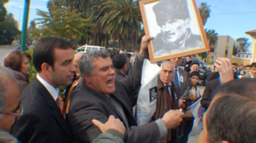 "Hepimiz Ermeniyiz" sloganına tek kişilik protesto