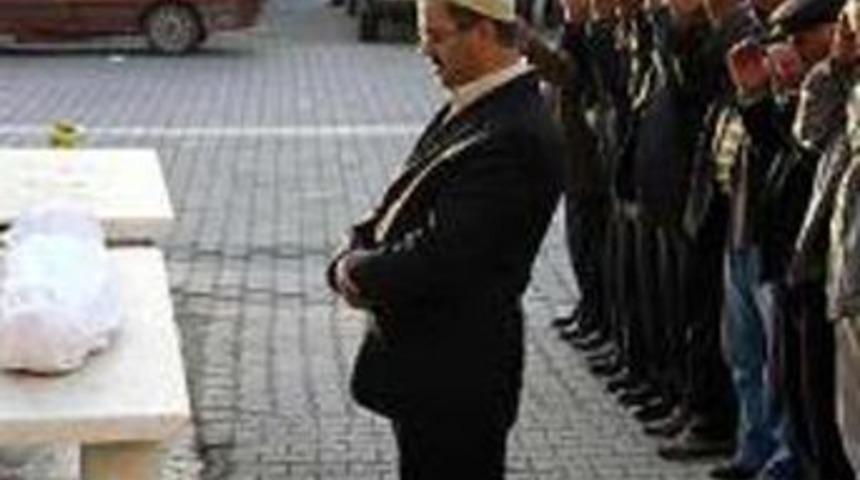 Anne istemedi &uuml;vey anne &ouml;ld&uuml;rd&uuml;