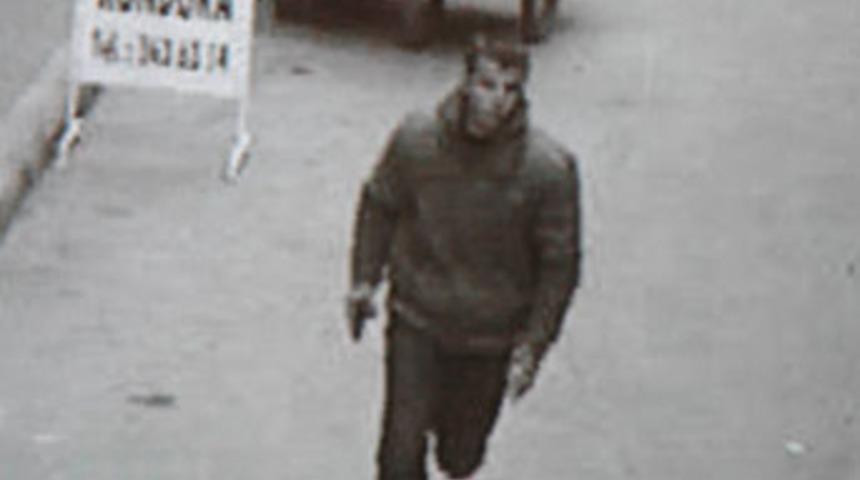 Cinayet zanlısı g&uuml;venlik kamerasına yakalandı