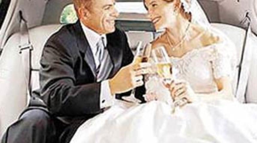 Erkekler, kadınların ev işini artırıyor