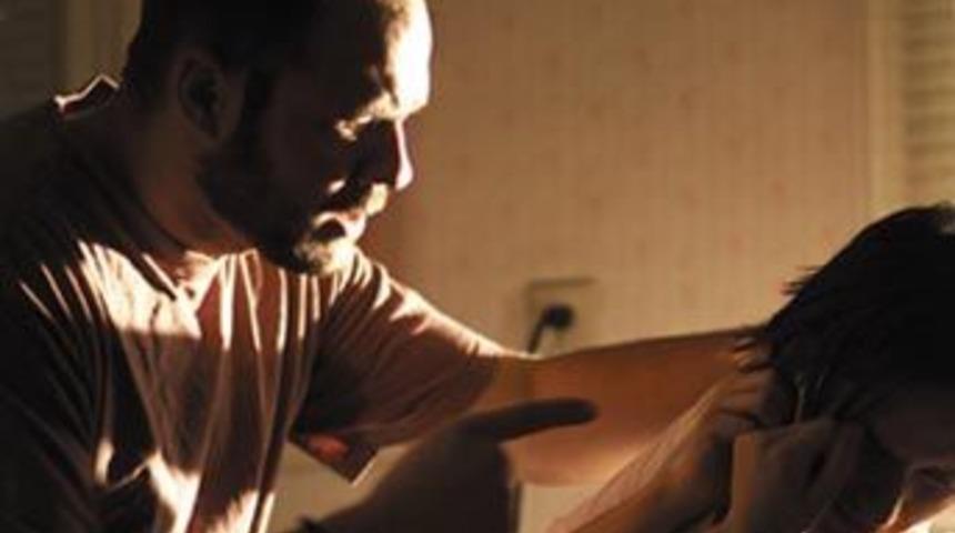 Bayan &ouml;ğretmene taciz ve darp iddiası