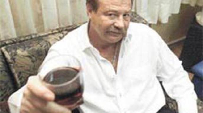 Nuri Al&ccedil;o'dan H&uuml;seyin &Uuml;zmez'e yanıt