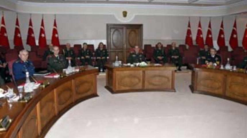 Gözler Genelkurmay'da