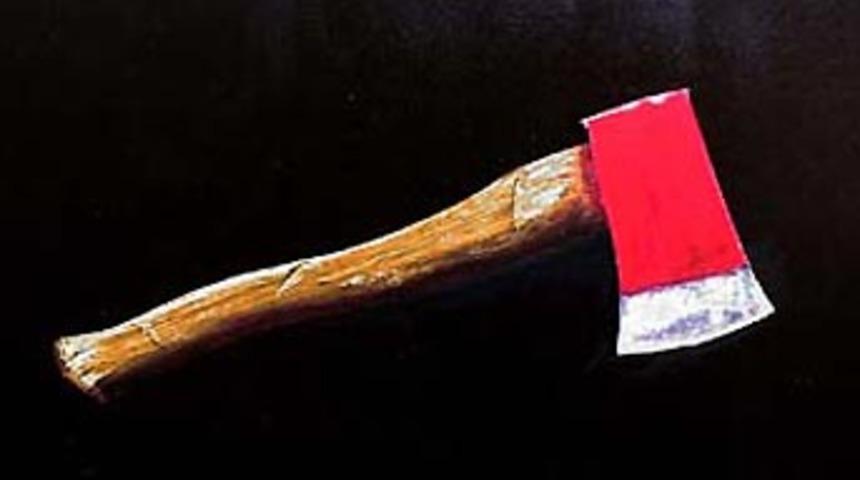 Baltayla babasının boğazını kesti