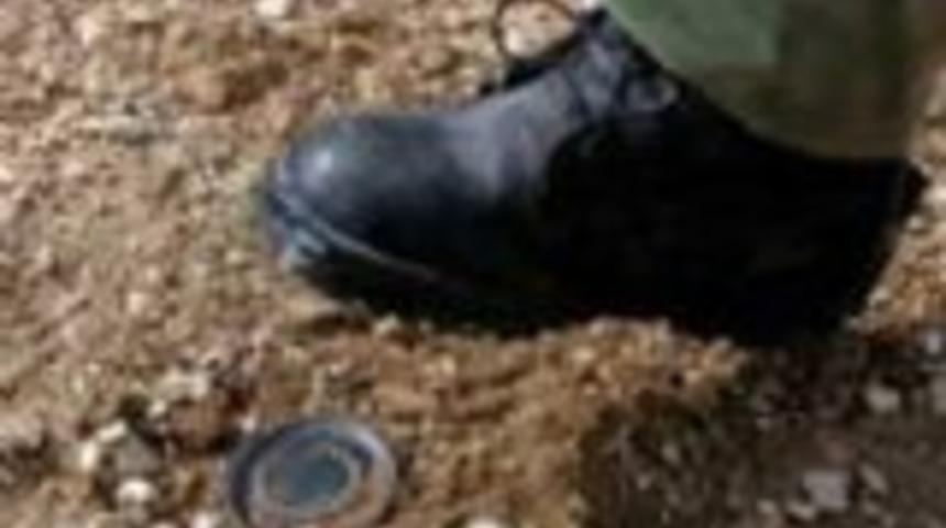 &Ccedil;ocuğun eve getirdiği mayın patladı: 8 &ouml;l&uuml;