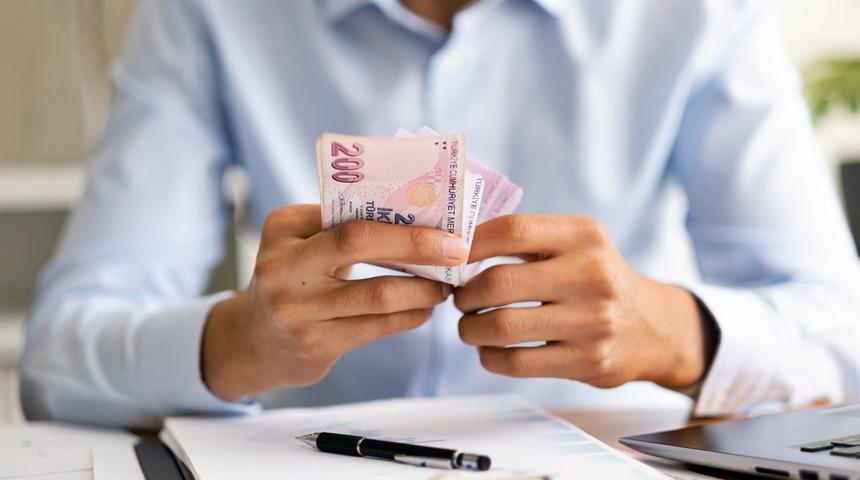 SON DAKİKA | Memur ve emekli maaşı ne kadar olacak? 3 aylık zam oranı netleşti: İşte enflasyon farkı ile meslek meslek yeni maaş tablosu
