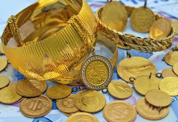 ‘Çeyrek altın 4000 TL olabilir’ dediler: Altın fiyatları tahmini sektörü ikiye böldü! ‘Önümüzdeki haftalarda o rakamı hedef alacak…’