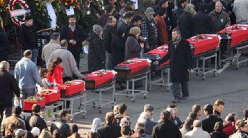 Cenazeler &ouml;zel u&ccedil;akla T&uuml;rkiye'ye g&ouml;nderildi