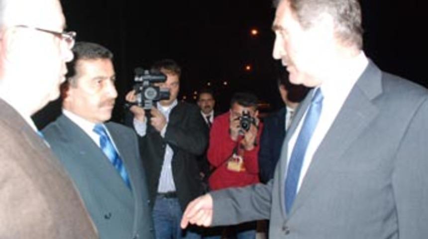 Bakan G&uuml;nay, vali vekiline sert &ccedil;ıktı