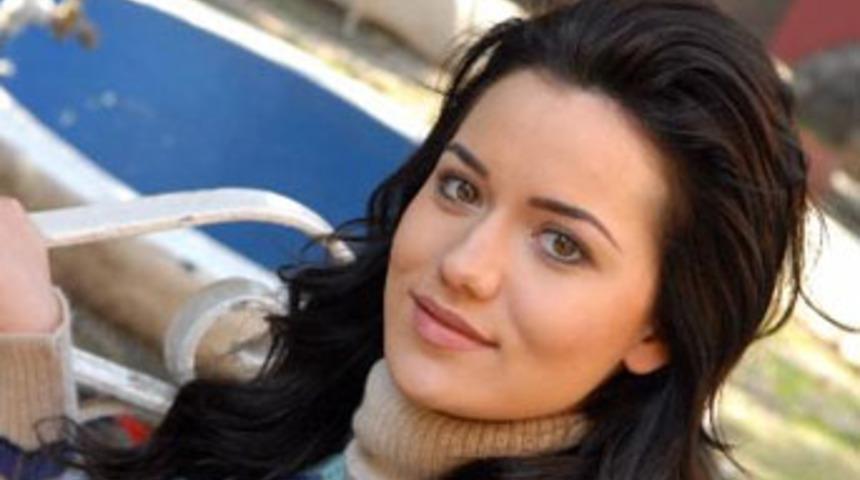 Fahriye'ye yasak geldi