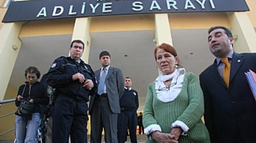 Katil, &ouml;ld&uuml;rd&uuml;ğ&uuml; kadının annesinin y&uuml;z&uuml;ne bakamadı