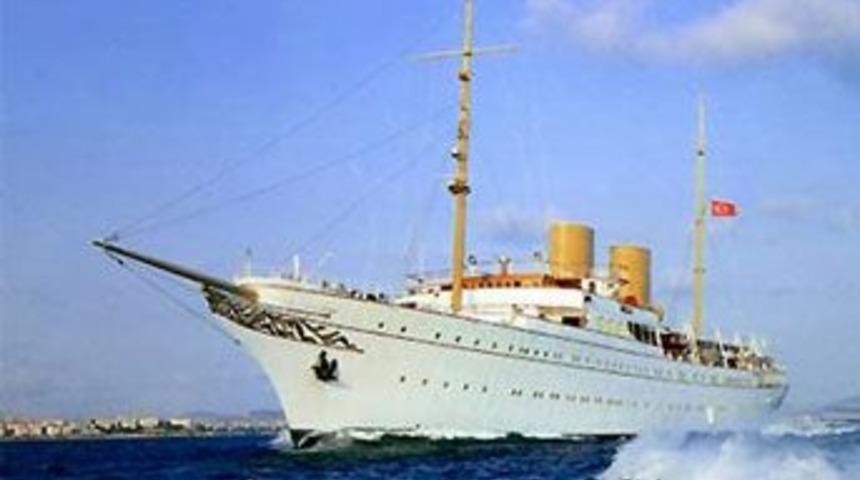 "Savarona" yatı Mudanyalıları selamladı